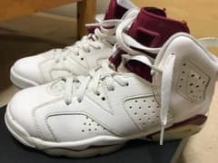 NIKEのサムネイル
