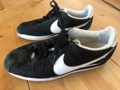 NIKEのサムネイル