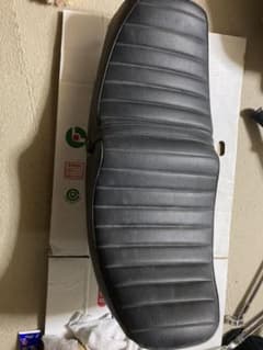 CB750 シートのサムネイル