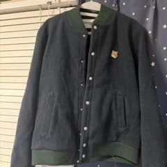 MAISON KITSUNÉ ダークグリーン スタジャンのサムネイル