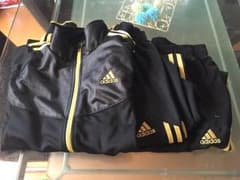 adidas  黒金 ゴールドジャージ上下  Ｌサイズのサムネイル