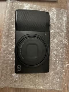 RICOH GR III HDF コンパクトデジタルカメラのサムネイル