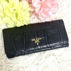 美品✨PRADA ナッパ 長財布 ギャザー メタルロゴ 黒 レザー フラップ 