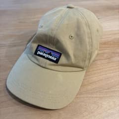 patagonia ベージュキャップのサムネイル