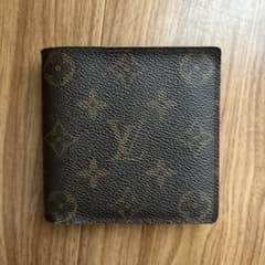 ルイヴィトン モノグラム 二つ折り財布 イニシャル入り - メルカリ