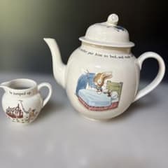 ピーターラビットのティーポット 陶器製 - メルカリ