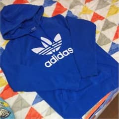 美品！ アディダス パーカーのサムネイル