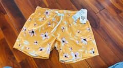 BILLABONG スイムショートパンツ　花柄のサムネイル