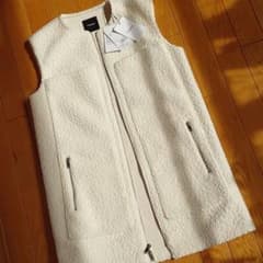 Theory オフホワイト ベストのサムネイル