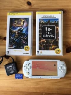 おもろ様専用　PSP3000 本体　ソフト2本のサムネイル