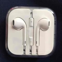 イヤホン Appleのサムネイル