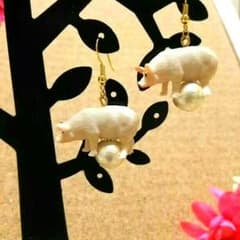 ブタに真珠ピアス☆ハンドメイド☆のサムネイル