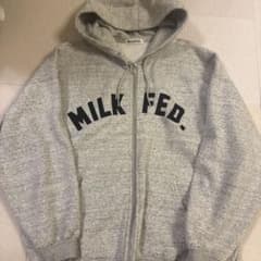 MILKFED. ジップアップパーカー グレー 裏起毛のサムネイル