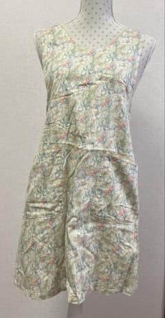 花柄エプロンのサムネイル