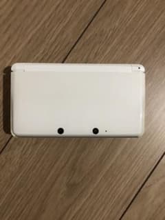 ニンテンドー3DS ホワイトのサムネイル