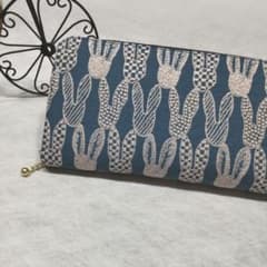ミナペルホネン < pomppia > ハンドメイド 長財布のサムネイル