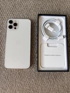 Apple iPhone 12 Pro 128GB ホワイト【美品】のサムネイル
