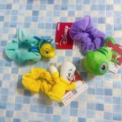 ディズニーキャラクター　ファンタジーファッション　マスコット付シュシュ　全3種