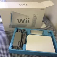 Wii(本体と電源ケーブルのみ)のサムネイル