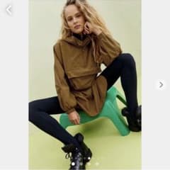 H&M フォルダブルアノラック　サイズL　新品　サスティナブルのサムネイル