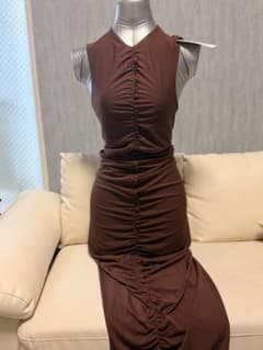 ZARA ノースリーブ シャーリング ロングワンピース ブラウンのサムネイル