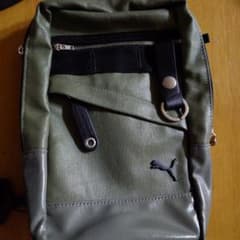 PUMA ボディバッグ カーキのサムネイル