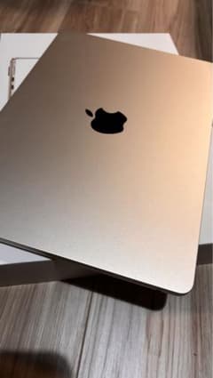 【美品】Apple MacBook Air 13インチM2 バッテリー100%のサムネイル