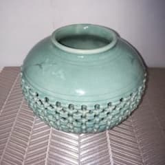 海泉/高麗青磁/花瓶/透かし彫二重胴花瓶 - メルカリ