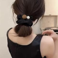 【値下げ】ヘアアクセサリー　シュシュ　2個セットのサムネイル