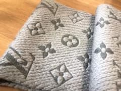 ルイビィトン   ロゴマフラー 人気商品のサムネイル