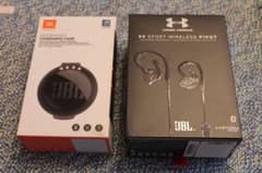 JBL × UNDER ARMOUR ワイヤレスイヤホン＋ 充電ケース （新品)のサムネイル
