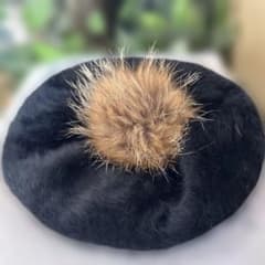 【最終値下げ】INGNI ファー付き黒ベレー帽のサムネイル