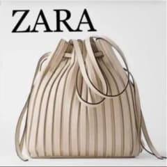 ZARA プリーツ加工入りバケットバッグのサムネイル
