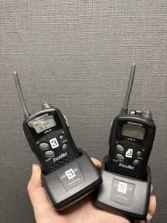 値下げKENWOOD UTB-10 トランシーバー 充電スタンド付きのサムネイル