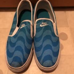 NIKE スニーカーのサムネイル