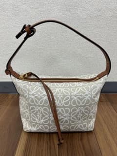 ロエベ キュービィ アナグラム ショルダーバッグ - メルカリ