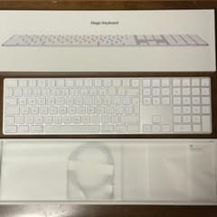 Magic Keyboard（テンキー付き）- 英語（UK）のサムネイル