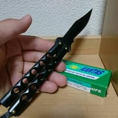 バタフライナイフ、キャンプ、釣り用のサムネイル