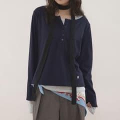 MUHET ヘンリーネックレイヤードロングTシャツのサムネイル