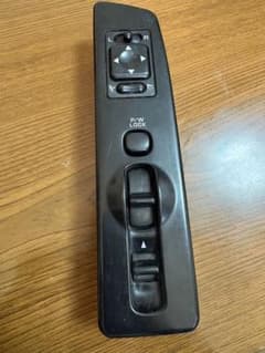 コ*ン様 日産スカイライン パワーウィンドウのサムネイル