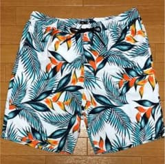 お値下げ！！メンズ 水着 ハーフパンツ 新品タグ付きのサムネイル