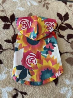 花柄フード付きペット服 Sサイズ 小型犬用のサムネイル