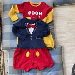 ミッキーとプーさんの服。ディズニーのサムネイル