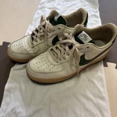 NIKE AIR FORCE 1 スニーカーのサムネイル