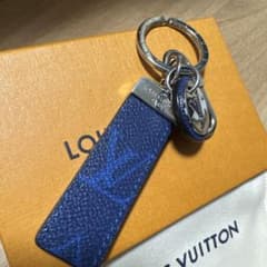 LOUISE VUITTON ルイヴィトン　キーホルダー　ブルーのサムネイル
