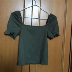 H&M トップスのサムネイル