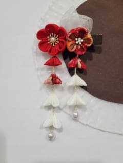 つまみ細工　髪飾り　赤　クリップ　七五三　和装