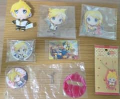 鏡音レン アクスタ キーホルダー 缶バッジ 3種 ぬいぐるみ 鏡音リン アクスタのサムネイル
