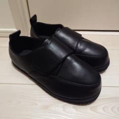 新品未使用】Rakubaki スニーカー ブラック - メルカリ