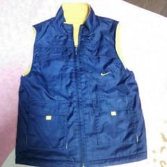 ☆Nike☆130㎝リバーシブルベストのサムネイル